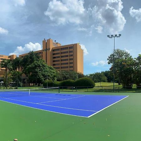 Hotel Transamerica Sao Paulo Bagian luar foto Tennis Courts