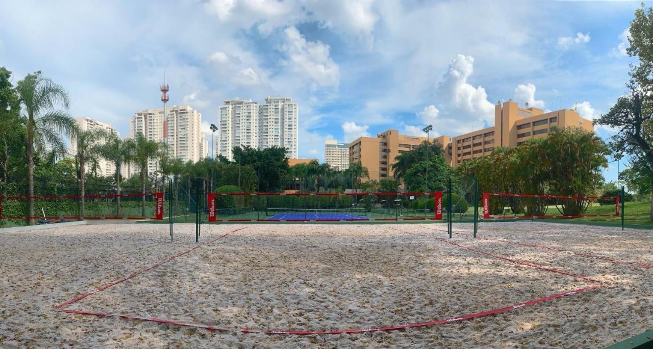 Hotel Transamerica Sao Paulo Bagian luar foto Tennis courts at the park