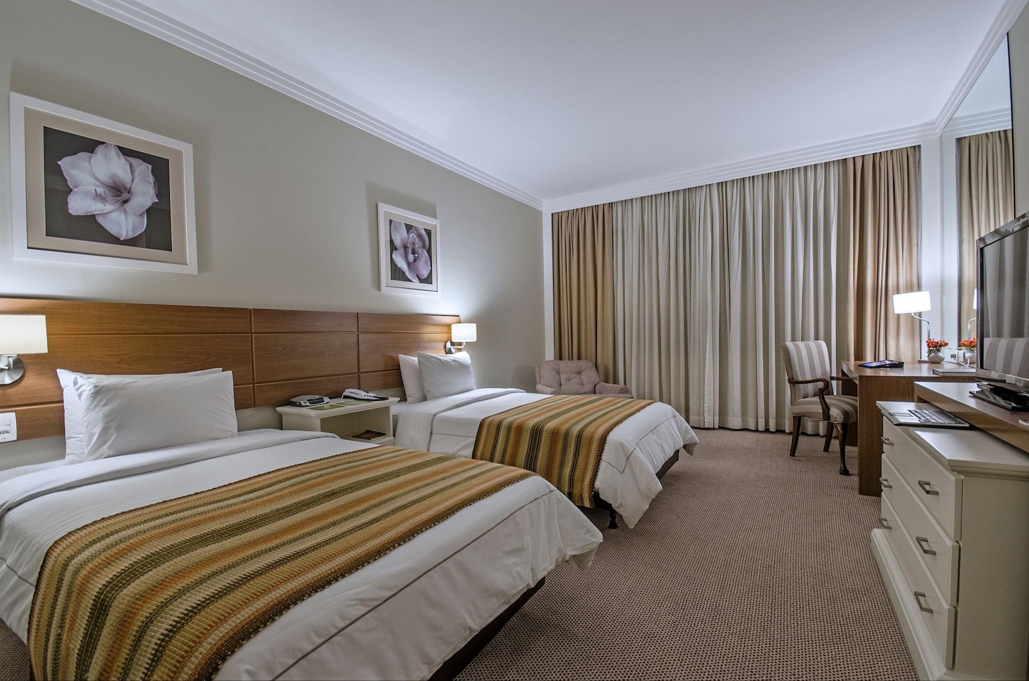 Hotel Transamerica Sao Paulo Bagian luar foto A room at the hotel