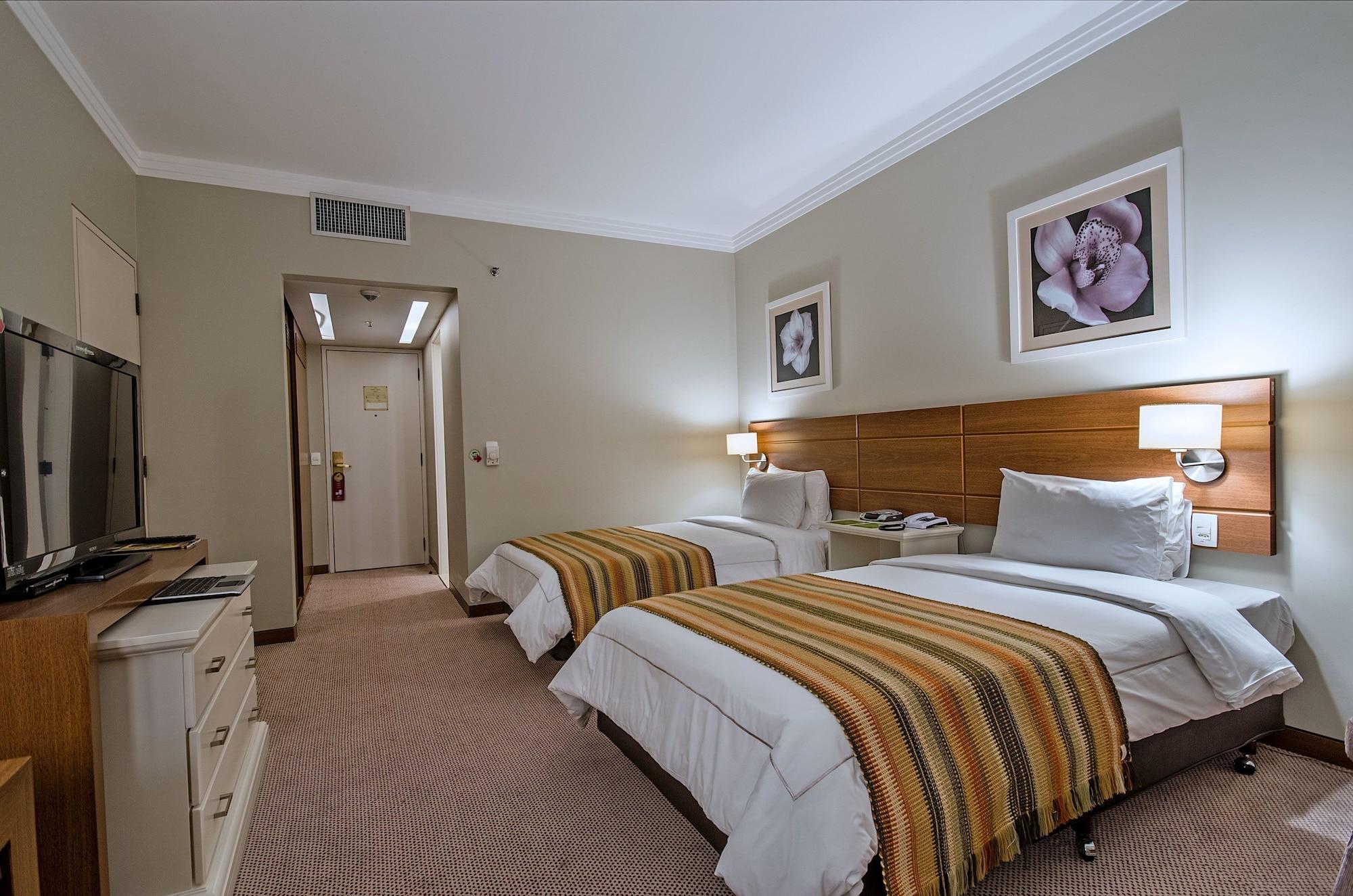 Hotel Transamerica Sao Paulo Bagian luar foto A room at the hotel
