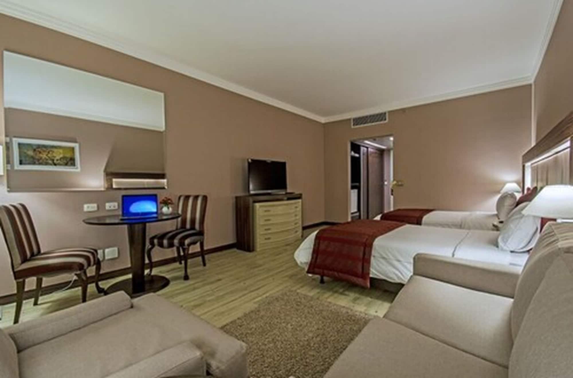 Hotel Transamerica Sao Paulo Bagian luar foto A room at the hotel