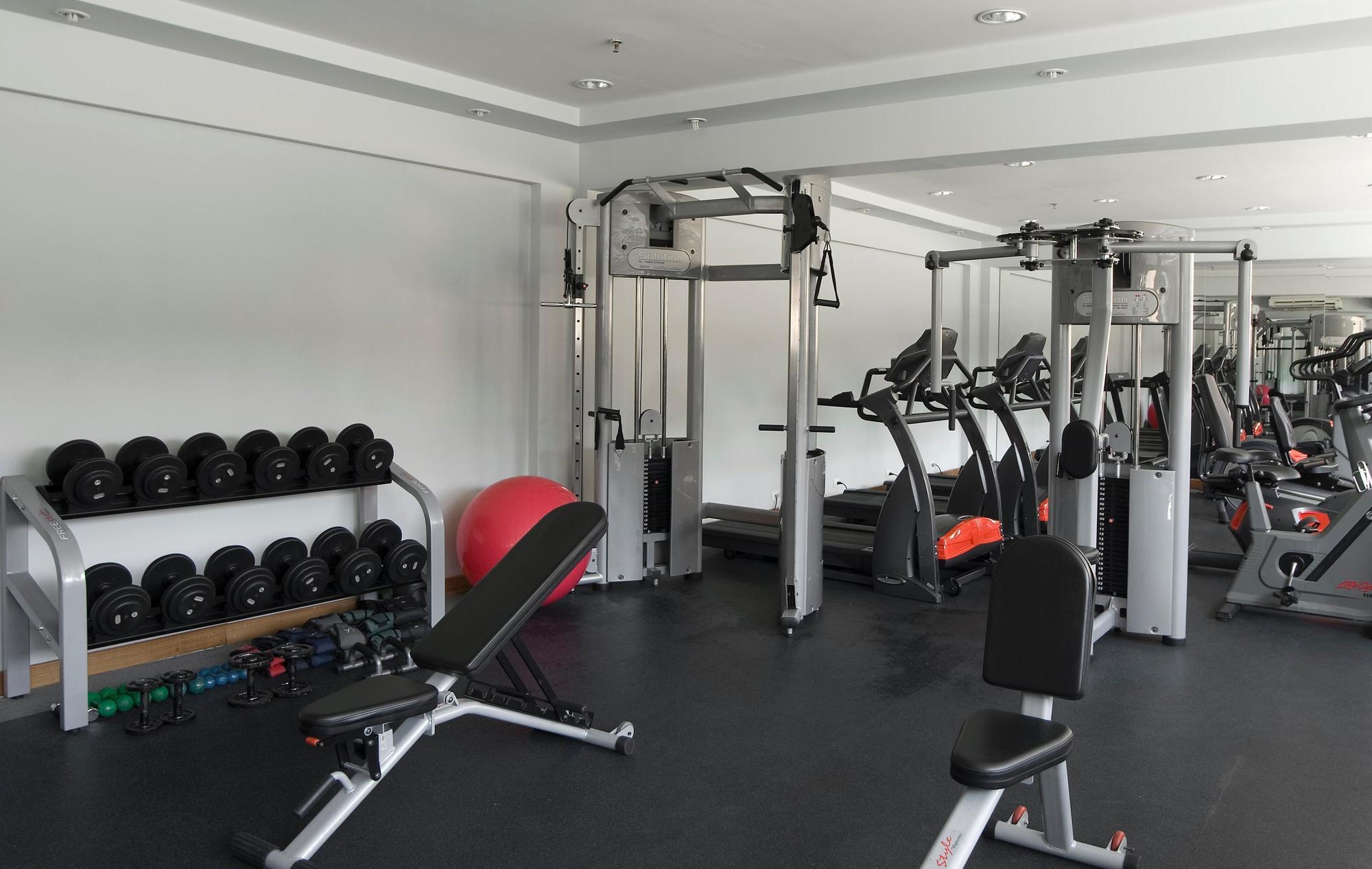 Hotel Transamerica Sao Paulo Bagian luar foto The gym at the school