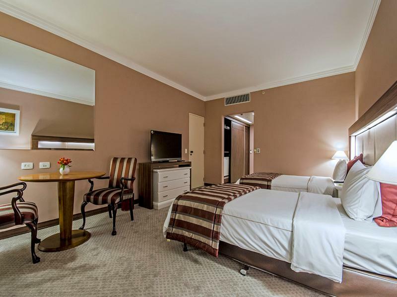 Hotel Transamerica Sao Paulo Bagian luar foto A room at the hotel